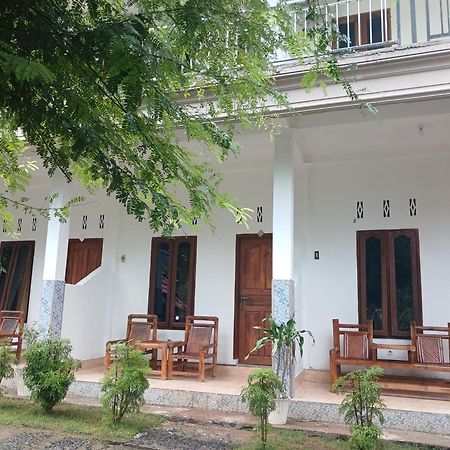 Roby Homestay Kuta  Exterior photo