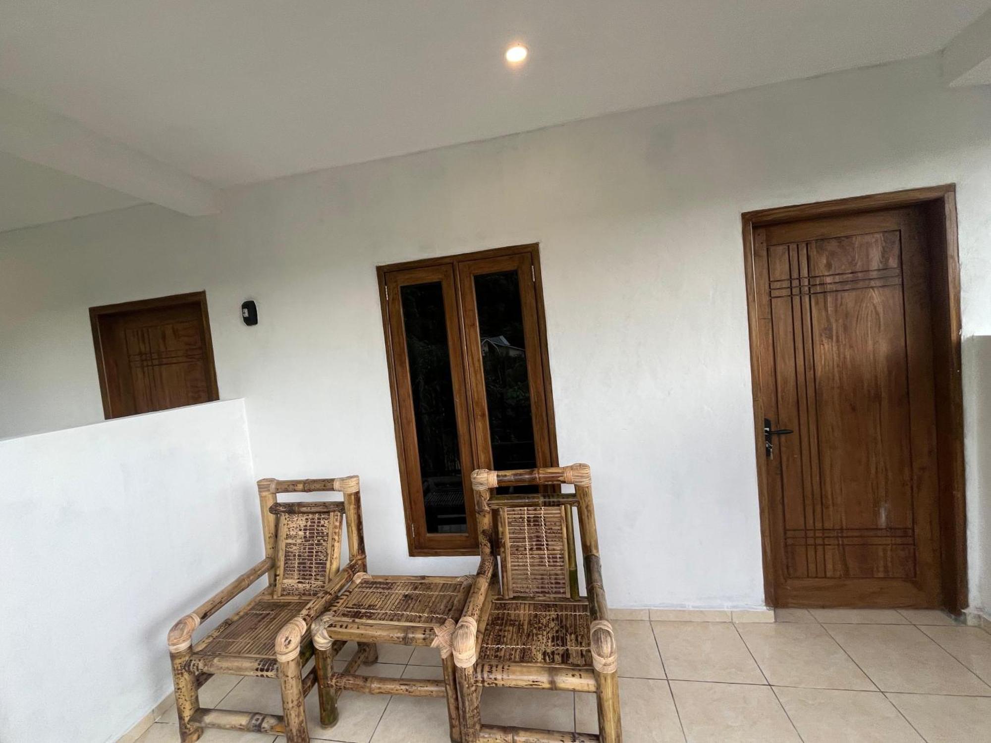 Roby Homestay Kuta  Exterior photo